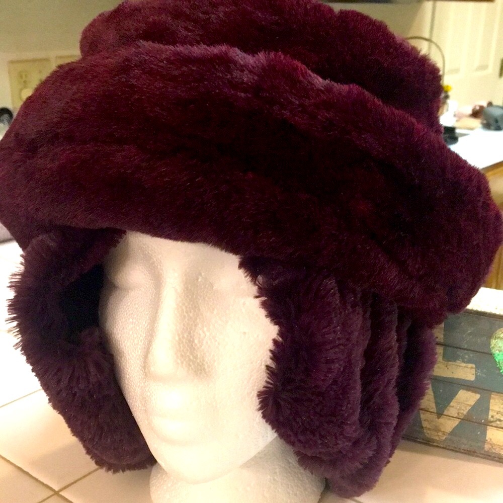 SET- Purple/Plum Faux Fur Hat & Infinity Scarf - Picture 5 of 15